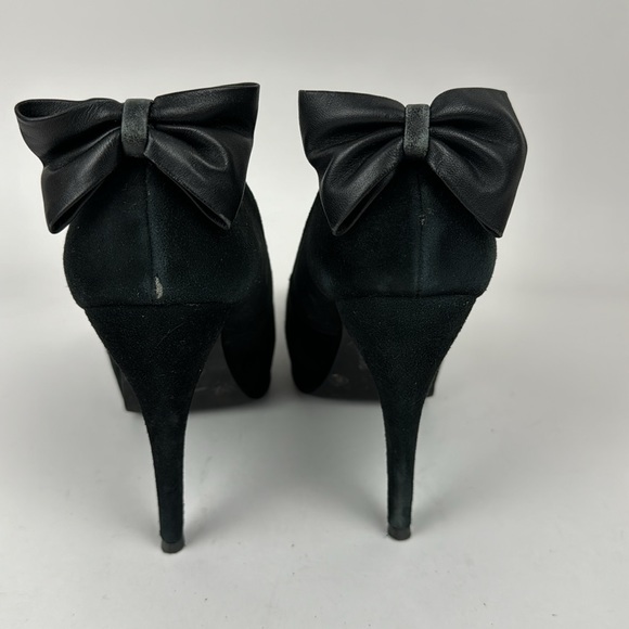 Dolce Vita  Black Suede platform heel, size 8, bows on back - Picture 5 of 9